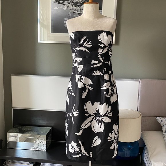 ❤️ White House Black Market Strapless Party Dress US 4 - G204 - Picture 1 of 10